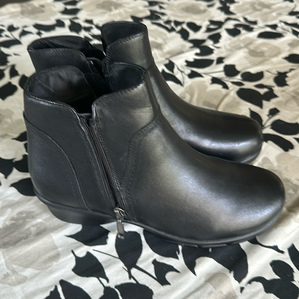 New Propét Ankle Boots
